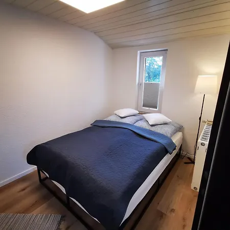 Plytjes Bude, 15207 *