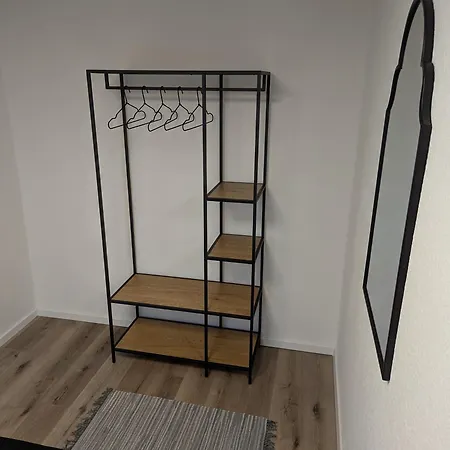 Plytjes Bude, 15207 * Leer