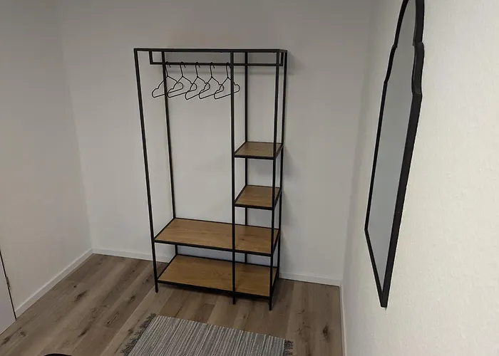 Plytjes Bude, 15207 * Leer